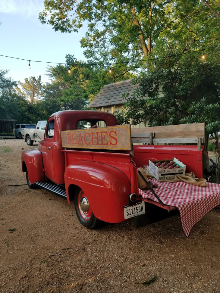 Vintage truck at Das Peachhaus