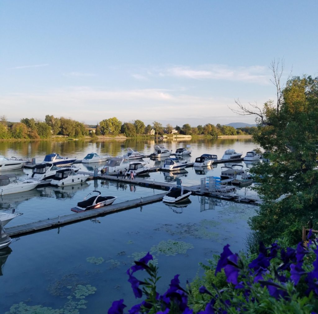 Pleasure boats at Auberge Handfield's marina